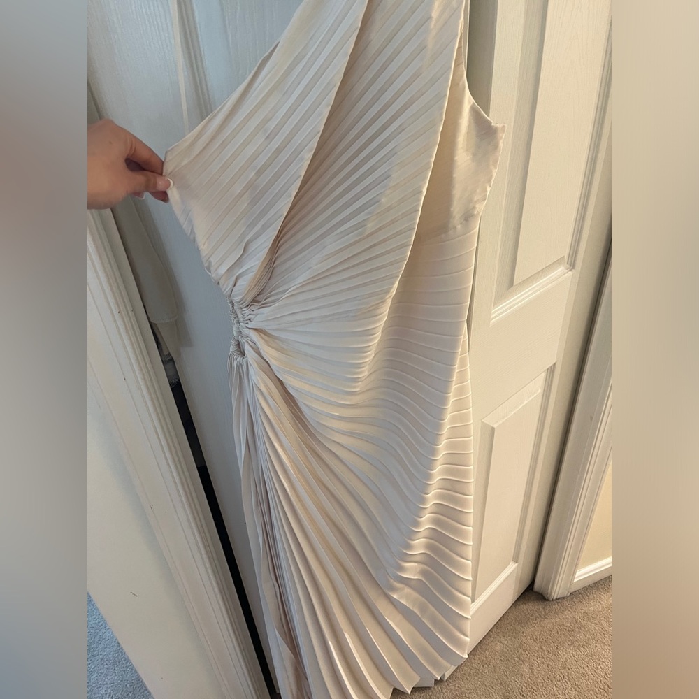 Off white event dress - Picture 4 of 7